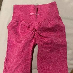 NVGTN butt scrunch leggings